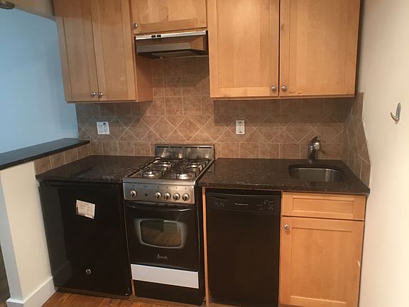 5th image of 128 Saint Marks Pl APT C
