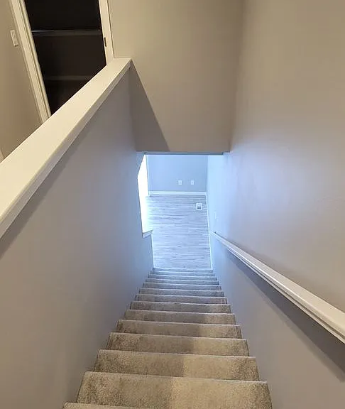 823 Grindstone Cir — Photo 3