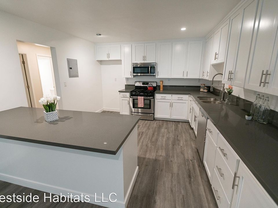 1st image of 170 N Crescent Dr #105