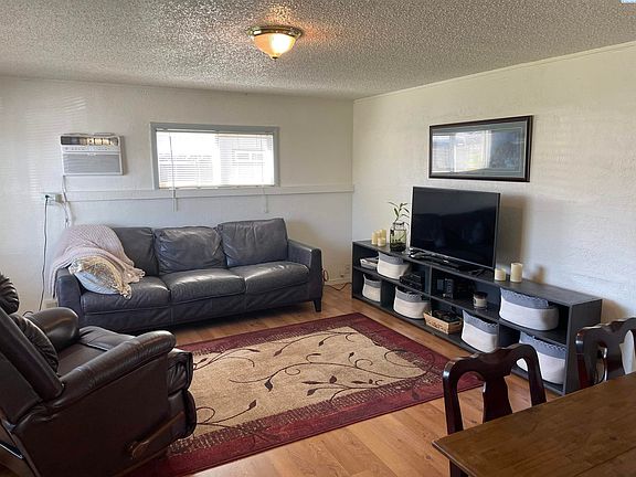 2nd image of 1105 Willard Ave