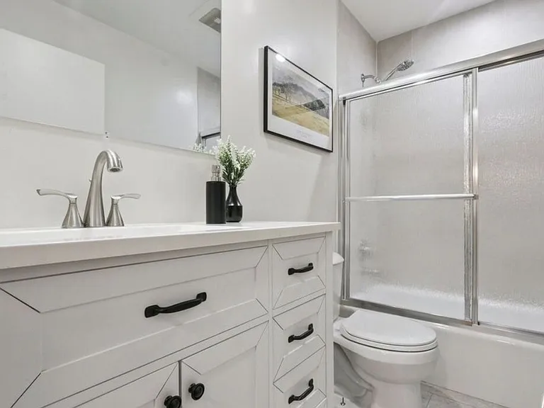 2251 Crenshaw Blvd #1 — Photo 6