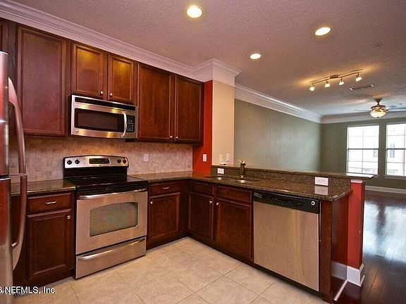 4th image of 9823 TAPESTRY PARK Circle #405