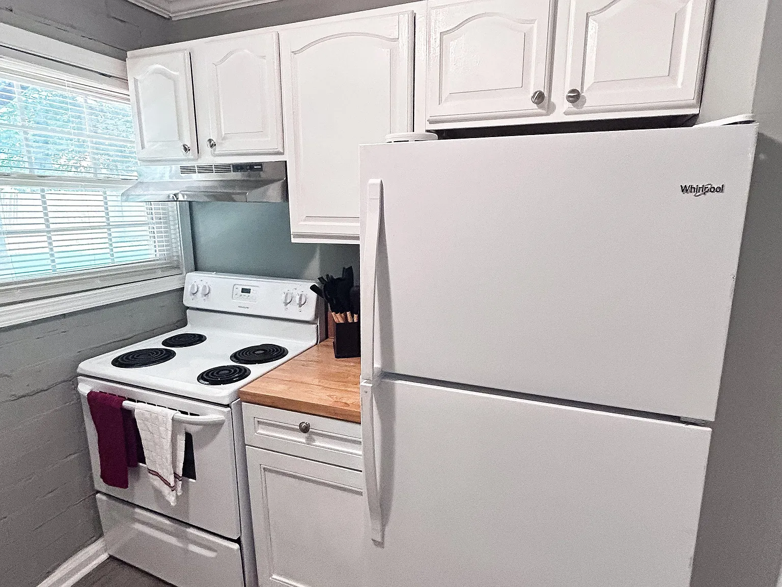 3 bed, 1.0 bath, 800 sqft, $728 — Photo 4