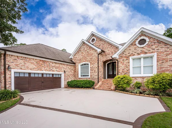 7035 Greenview Cv, Pass Christian, MS 39571