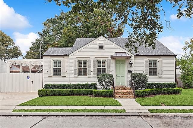 1st image of 14 Beverly Garden Dr