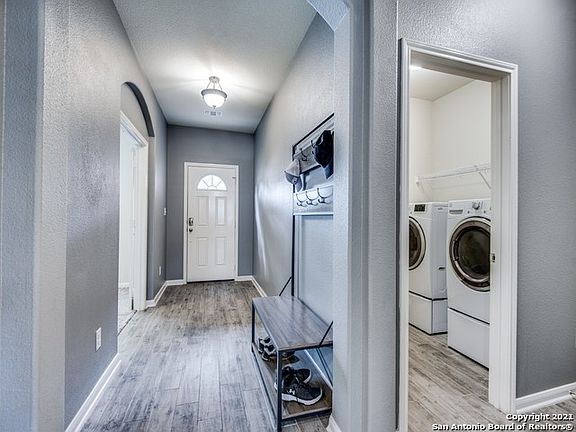 3rd image of 5507 Southern Oaks
