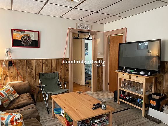 5th image of 33 Jefferson St #R