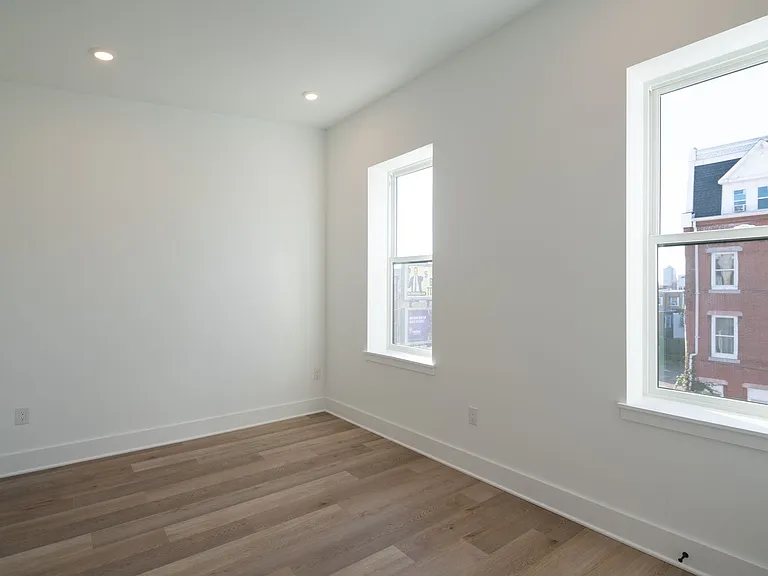 1513 W Girard Avenue — Photo 28