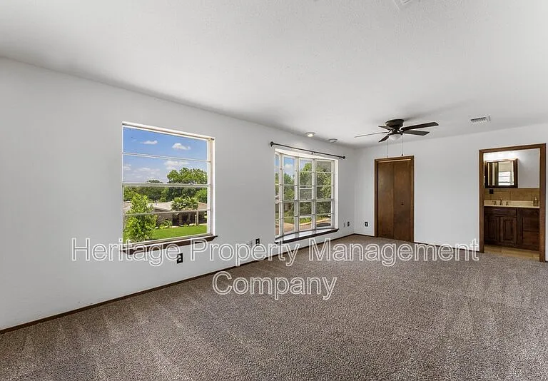 3614 Versailles Dr — Photo 32