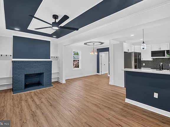 3rd image of 27 Glenwood Ave