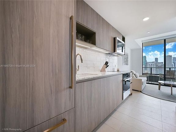 3rd image of 601 NE 1st Ave Unit 2814