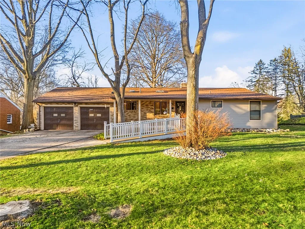 3595 Rolling Ridge Rd NE photo 1