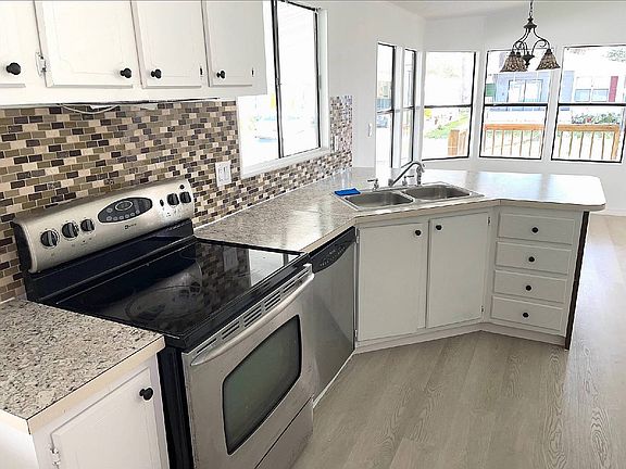 4th image of 520 Archer Ln