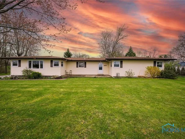 3520 Plumey Rd, Northwood, OH 43619