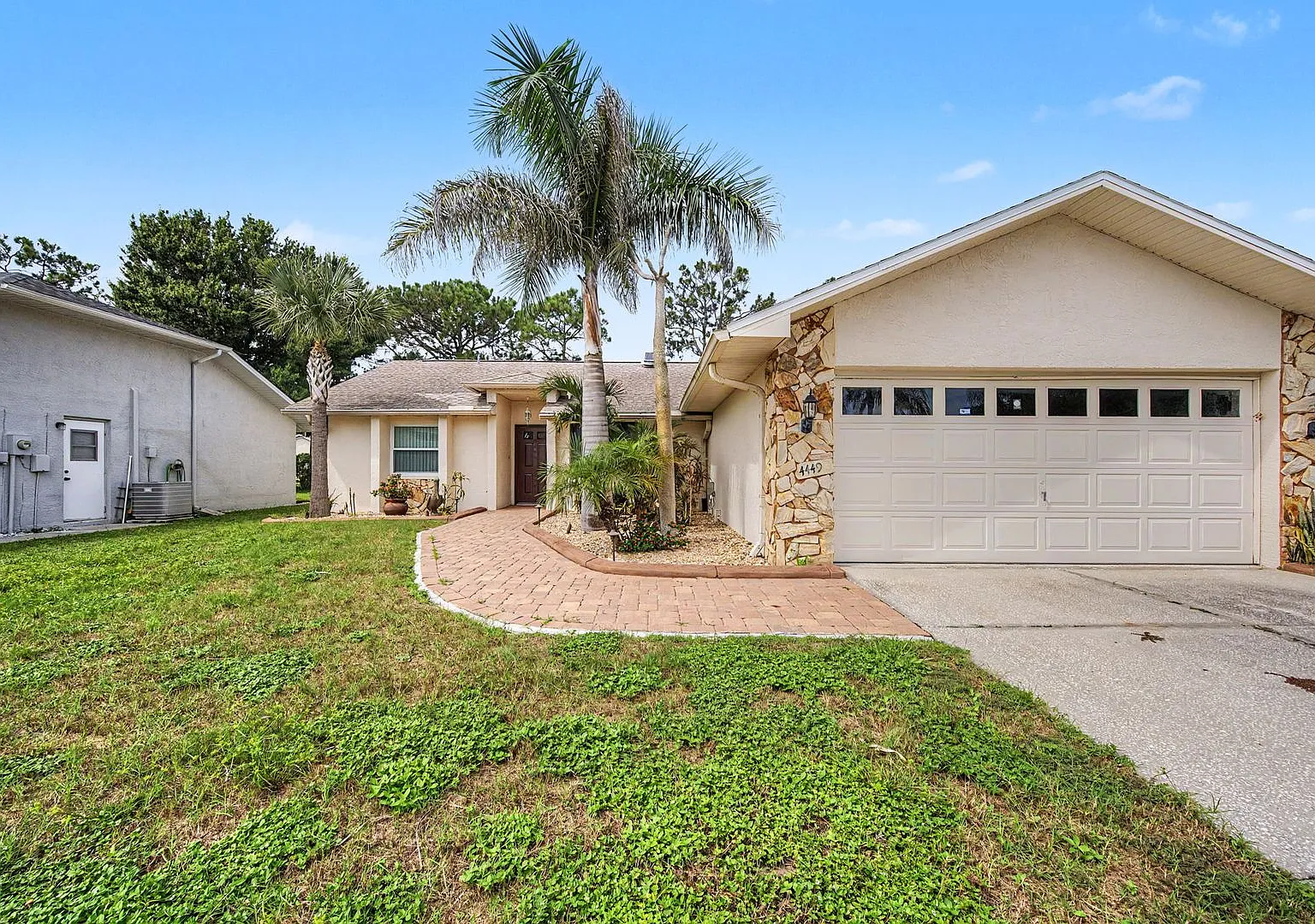 Beautiful 3 bedroom 2 bath in Great location! — Photo 2