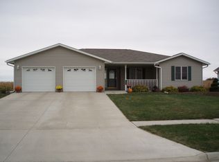 1100 16th Ave NW, Clinton, IA 52732