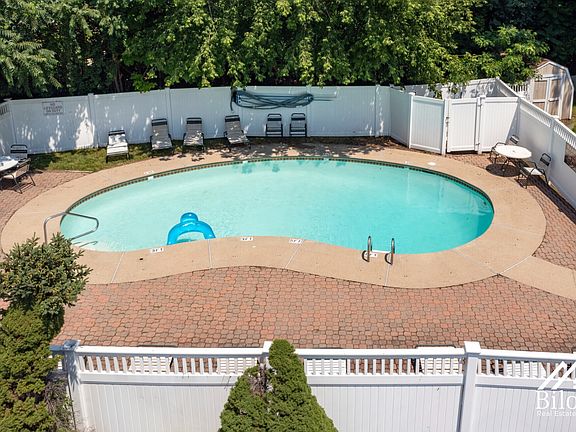 2nd image of 264 Fruit Hill Ave #262-03