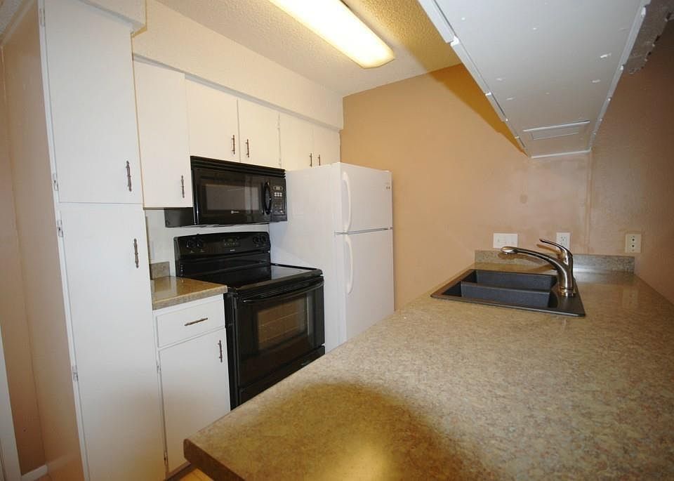 1st image of 910 Duncan Ln APT 11