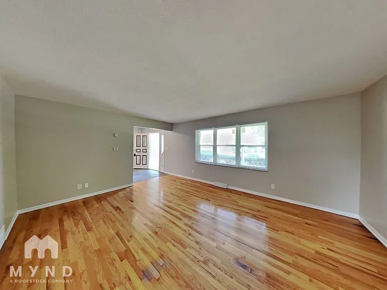 5621 Oakmont Dr — Photo 9