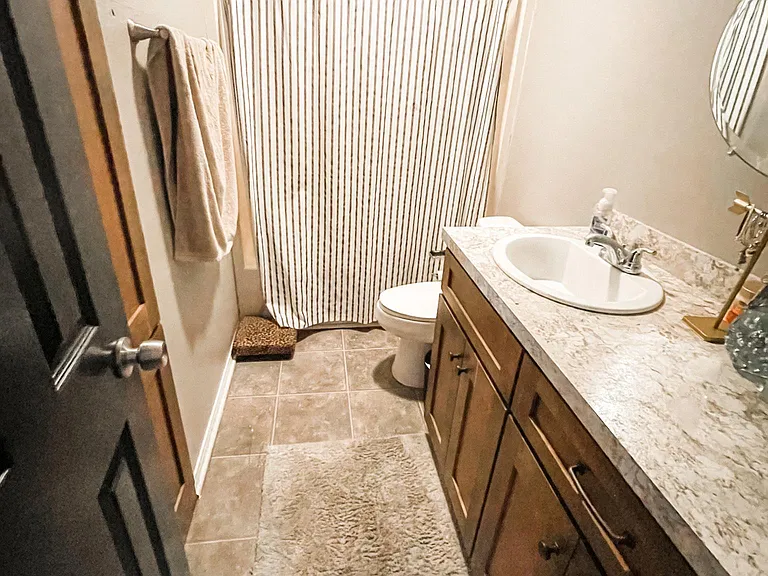 1213 Hyde Park Blvd #B — Photo 9