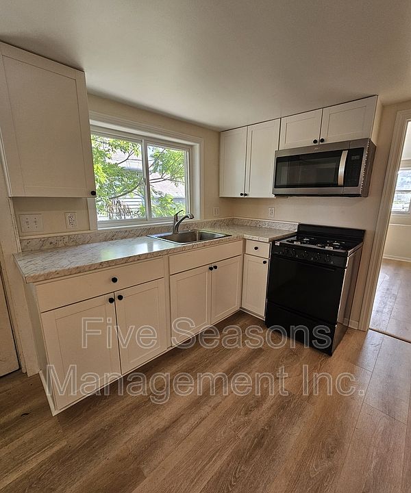 1st image of 465-467 Colchester Ave #5