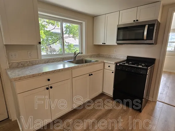 465-467 Colchester Ave #5, Burlington, VT 05401