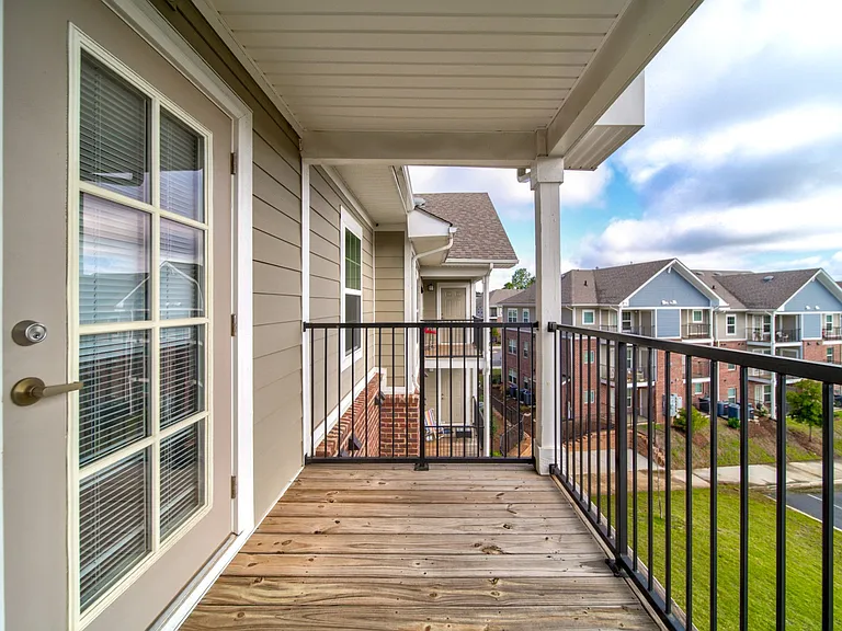 GRANITE POINTE — Photo 12