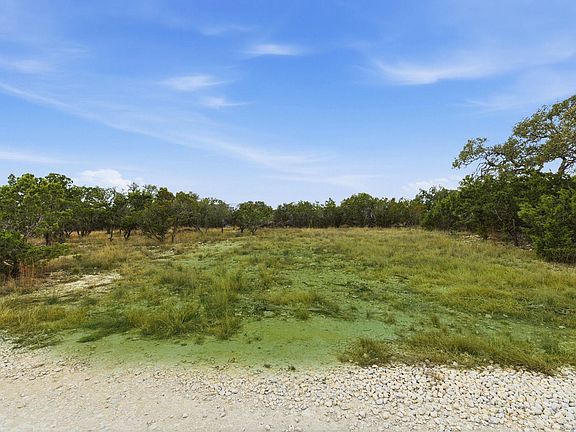 3rd image of 740 Hillcrest Trl