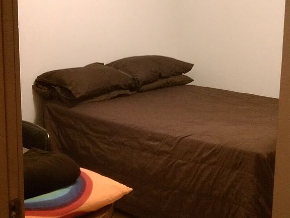4th image of 425 E 6th St #2
