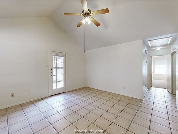 2nd image of 3612 Hollyhock St