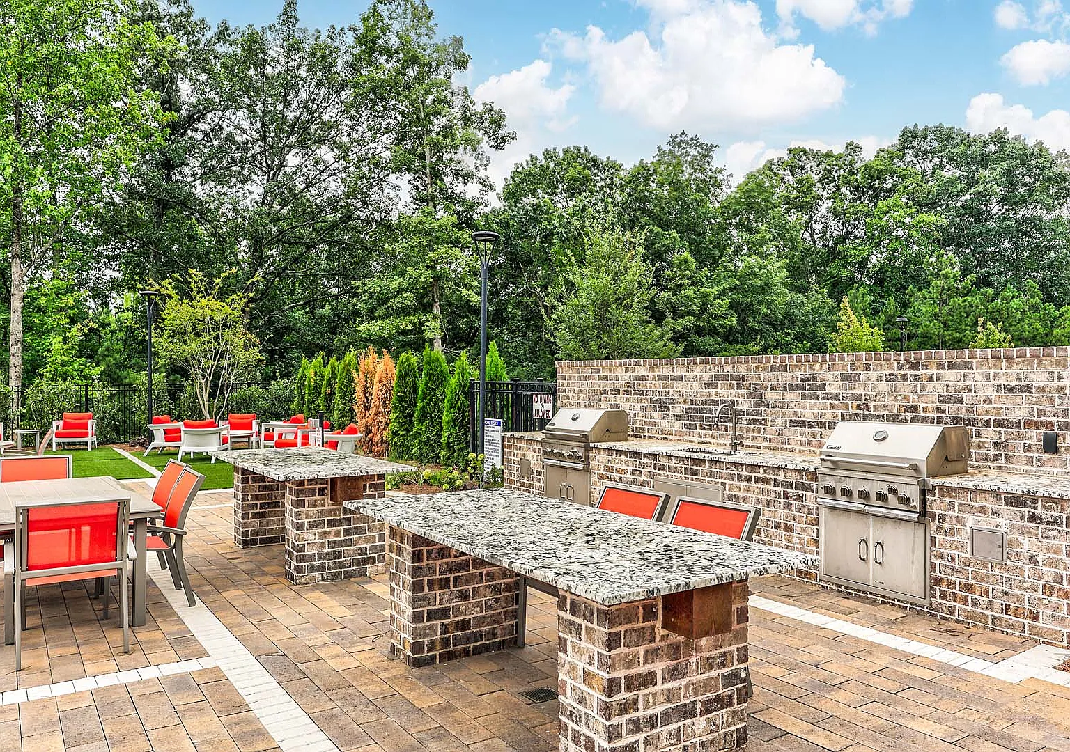 The Heights at Ridgewalk Townhomes & Apartments — Photo 4