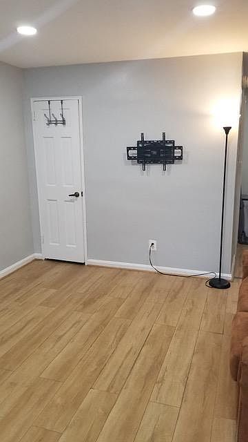Living room (tv mount)