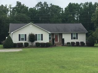 135 Stonegables Dr, Gray, GA 31032