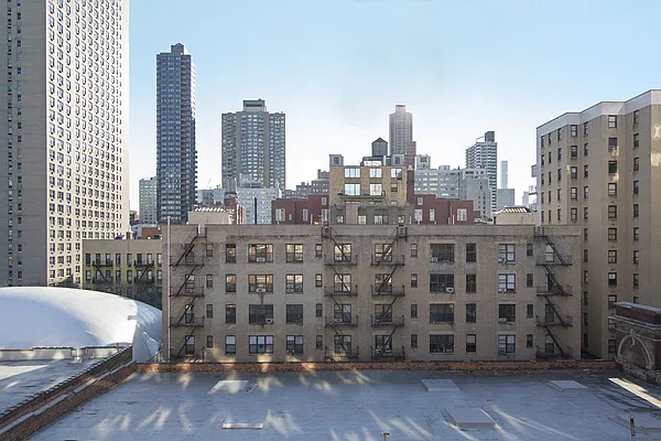 Sold by Compass | media 4