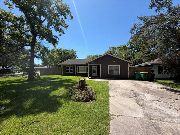 2631 N Camp Cir, La Marque, TX 77568