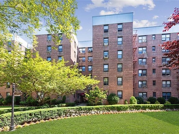 2nd image of 2241 Plumb 1st St APT 6J