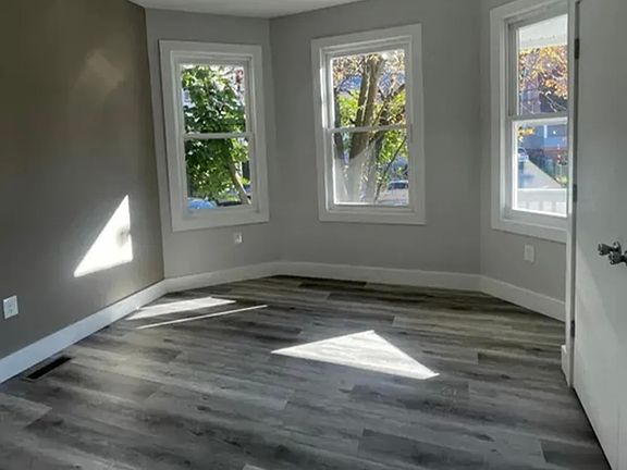 3rd image of 864 S 17th St Floor 3