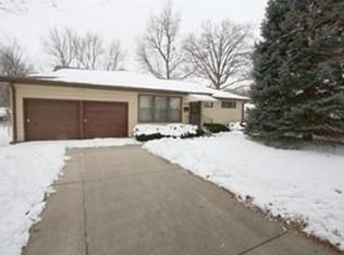 3005 W 48th St, Westwood, KS 66205