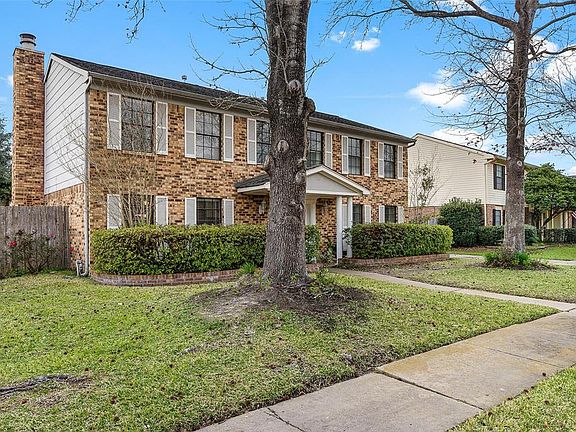 2nd image of 8303 Town Creek Dr