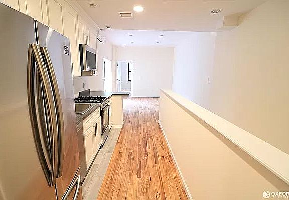 5th image of 66 W 85th St APT 1C