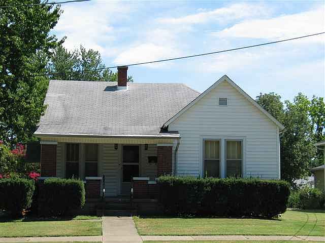 2nd image of 1036 N Main St