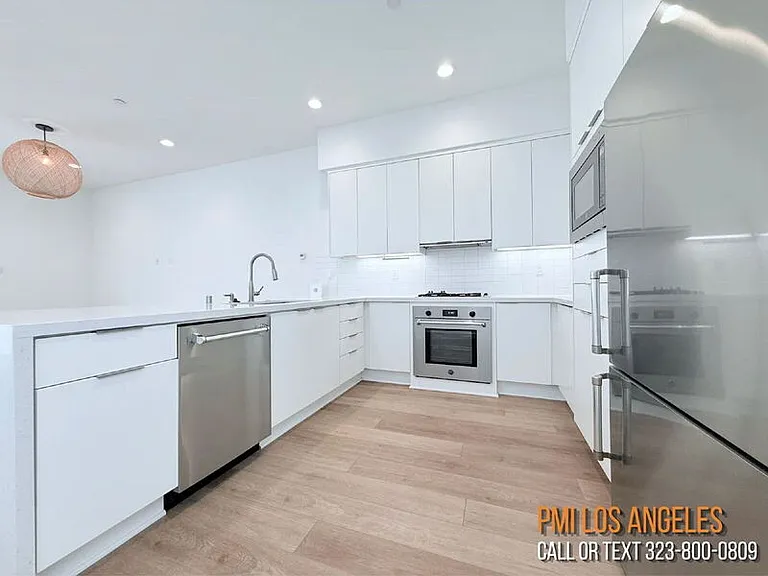 10917 1/2 Otsego St — Photo 26