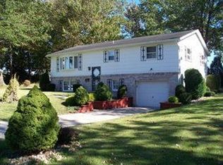 319 Lillie Dr, Johnstown, PA 15904