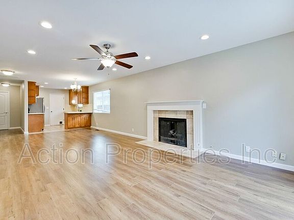 4th image of 852 Coolidge Ave