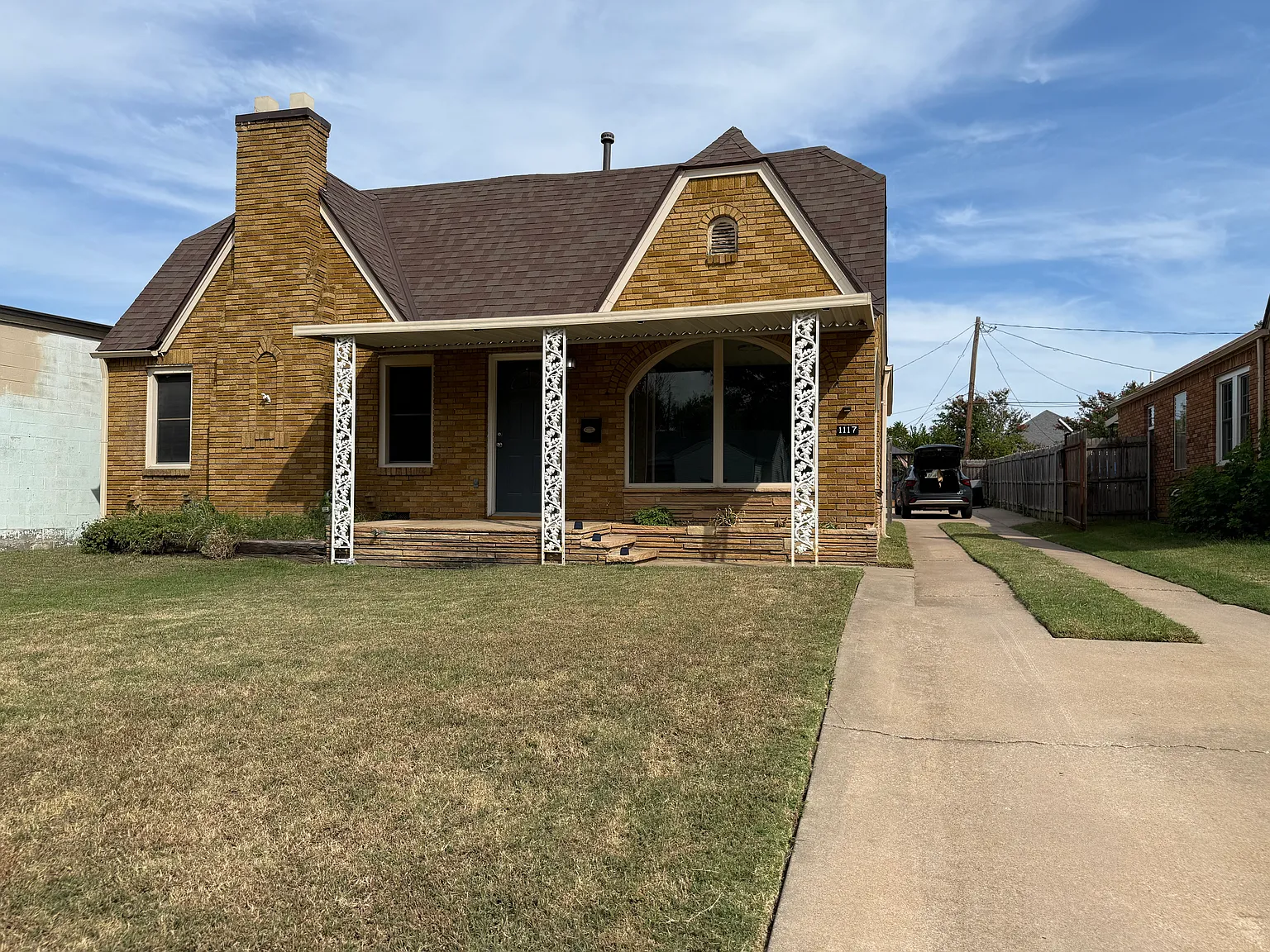 3 bed, 2184 sqft, $2,300 — Photo 1