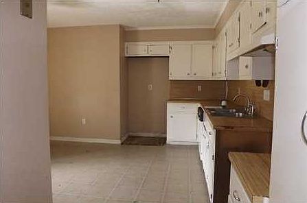 4th image of 5769 Hyde Park Dr