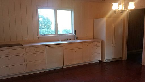 3rd image of 957 Matadero Ave