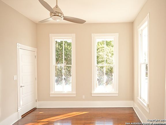 4th image of 210 Devine St