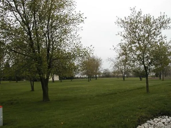 39172 N Green Bay Rd, Beach Park, IL 60087