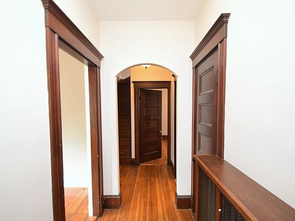 3rd image of 659 Washington St #1